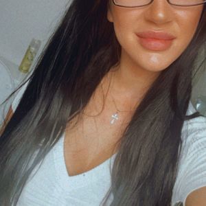 Meet your Posher, Theonie